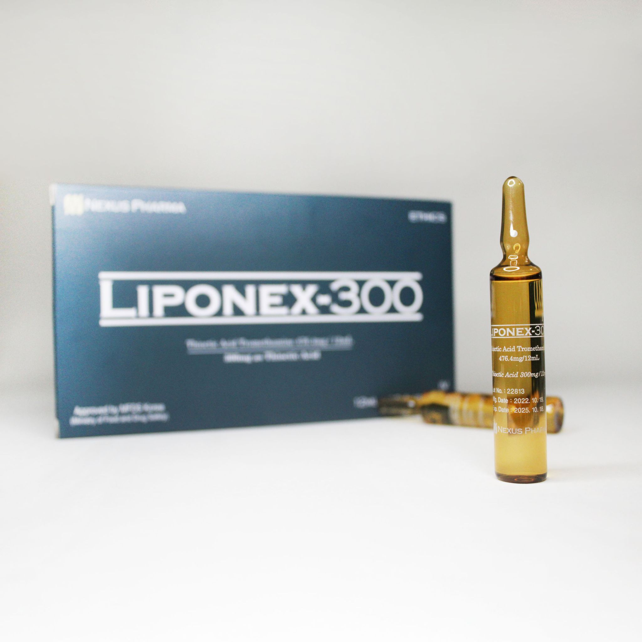 Liponex-300 ampoules in front of box.